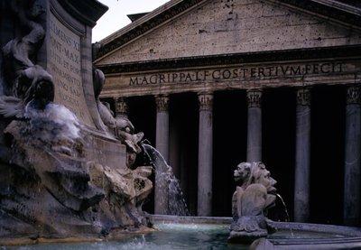 Das Pantheon und der Brunnen von Roman